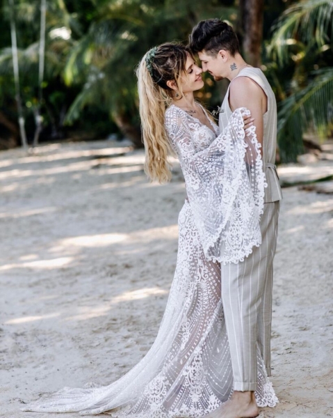 Известная украинская певица ждет ребенка от мужакомика