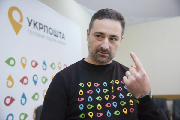 Глава «Укрпошты» с баснословной зарплатой не знает, сколько получают почтальоны