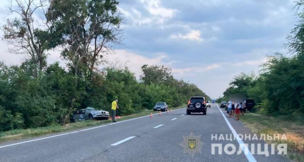 Водитель BMW влетел на трассе Одесса — Рени в дерево и погиб