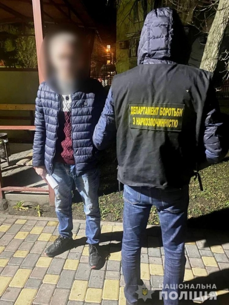 Мать и дочь из Одессы зарабатывали по 400 тысяч в месяц на метадоне, «травке» и опие  