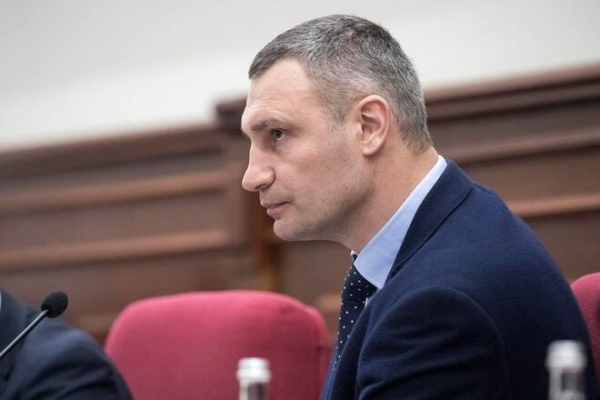 
Кличко снова оговорился – пообещал посыпать зимние дороги "снегом", видео
