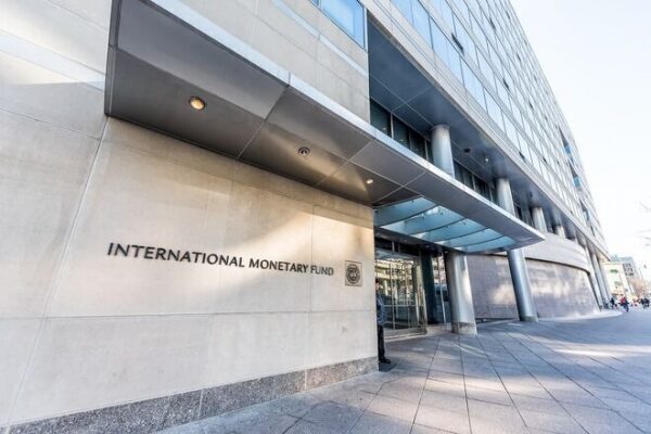 МВФ назвал два главных риска для мировой экономики из-за конфликта между Россией и Украиной
МВФ назвал два главных риска для мировой экономики из-за конфликта между Россией и Украиной