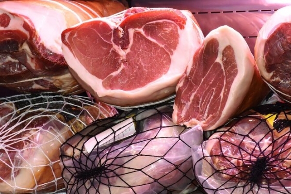 
Бизнес предупредил о рисках дефицита продуктов, остановке производств и закрытии общепитов
