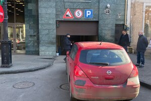 Новый год у автохамов в Одессе: свежая фотоподборка плохой парковки 
