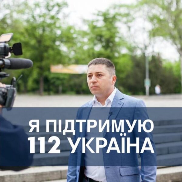 Бессарабский депутат сфотографировался на фоне Путина и теперь его травят бандеровцы Бессарабский депутат сфотографировался на фоне Путина и теперь его травят бандеровцы