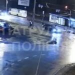 В Киеве пьяный водитель сбил ребенка и скрылся: момент попал на видео