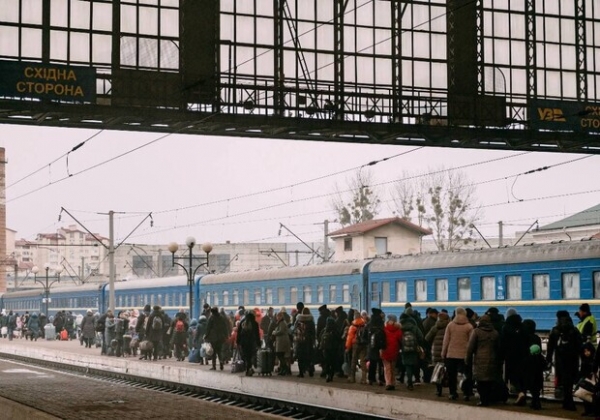 УЗ запустила сайт с информацией про эвакуационные рейсы