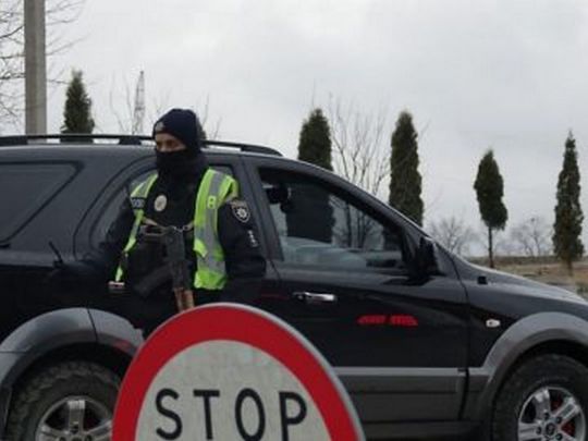 Чи&nbsp;можуть на&nbsp;блокпостах вручати повістки та&nbsp;перевіряти телефони: пояснення фахівця