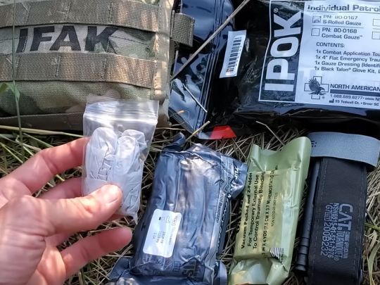 Під час війни аптечку для порятунку життя кожен повинен завжди мати під рукою: поради ветерана армії США