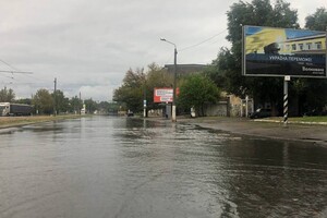 На Одессу снова обрушилась непогода: какие улицы затопило