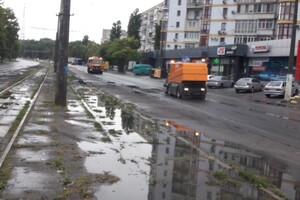На Одессу снова обрушилась непогода: какие улицы затопило