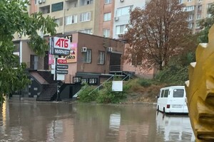 На Одессу снова обрушилась непогода: какие улицы затопило