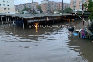 На Одессу снова обрушилась непогода: какие улицы затопило