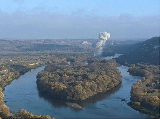 Уламки збитої над Україною російської ракети впали на&nbsp;село у&nbsp;Молдові (фото)