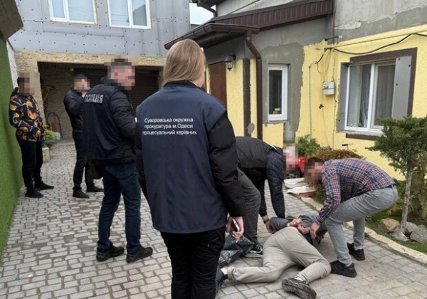 Обещал за 130 тысяч долларов избежание тюрьмы: в Одессе разоблачили директора предприятия