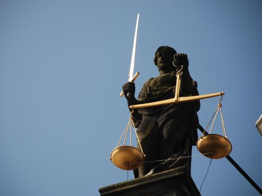 Ідіть у… суд: чому «молоді» пенсіонери втратили в грошах після березневої індексації