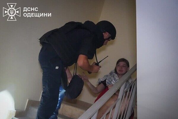Ночной обстрел Одессы: погибли супруги, среди пострадавших дети