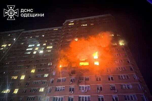 Ночной обстрел Одессы: погибли супруги, среди пострадавших дети
