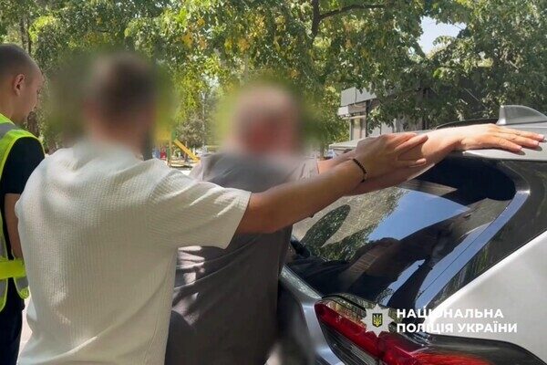 Три тысячи долларов за снятие с розыска: в Одесской области задержали заместителя начальника ТЦК Три тысячи долларов за снятие с розыска: в Одесской области задержали заместителя начальника ТЦК