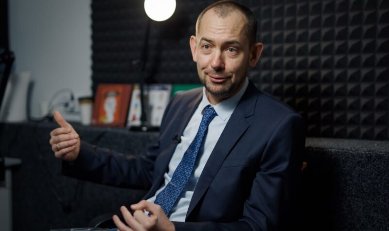 &laquo;Хто вам сказав, що&nbsp;навіть найжорсткіші санкції з&nbsp;боку США зупинять цю&nbsp;війну?&raquo;&nbsp;&mdash; Роман Цимбалюк