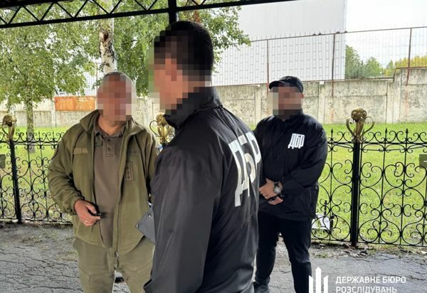 Керівництво виправної колонії на&nbsp;Харківщині перетворило в'язнів на&nbsp;рабів: ДБР провело серію затримань (фото, відео)