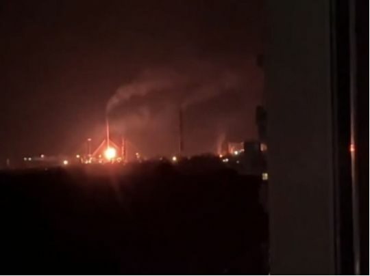 &laquo;Ми&nbsp;боїмося&raquo;: дрони атакували нафтопереробний завод у&nbsp;Саратові (відео)