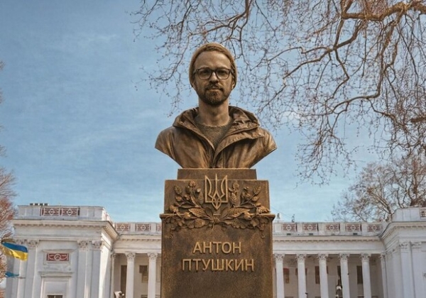 Птушкин вместо Пушкина: в Одессе предлагают установить новый памятник возле мэрии