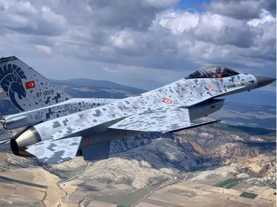 Авіакатастрофа в Туреччині: F-16 розлетівся на уламки, пілот загинув (відео)