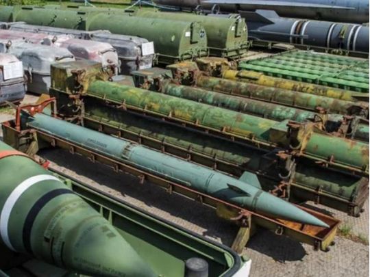Від Будапешта до&nbsp;сьогодення: що&nbsp;стоїть за&nbsp;заявами кремля та&nbsp;чи&nbsp;час Україні переглянути свій без'ядерний статус