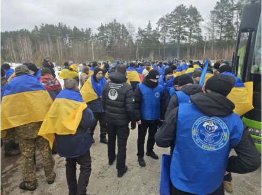Масштабний обмін: додому повернулися 200 захисників, завтра&nbsp;&mdash; ще&nbsp;300