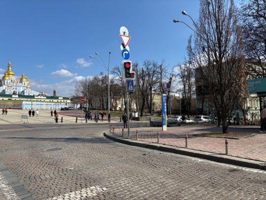 У&nbsp;центрі Києва запрацював перший із&nbsp;нових світлофорів: що&nbsp;важливо знати водіям