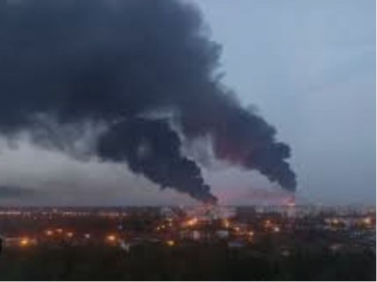 Безпілотники вразили нафтобазу під Брянськом, НПЗ у&nbsp;Сизрані зупинено