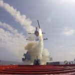 США, попри перемир’я, уразили іранські катери та ракетну установку в районі Ормузької протоки