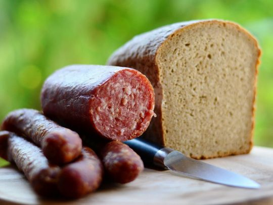 Вже найближчим часом в&nbsp;Україні подорожчають хліб та м'ясні продукти: експерт назвав причину